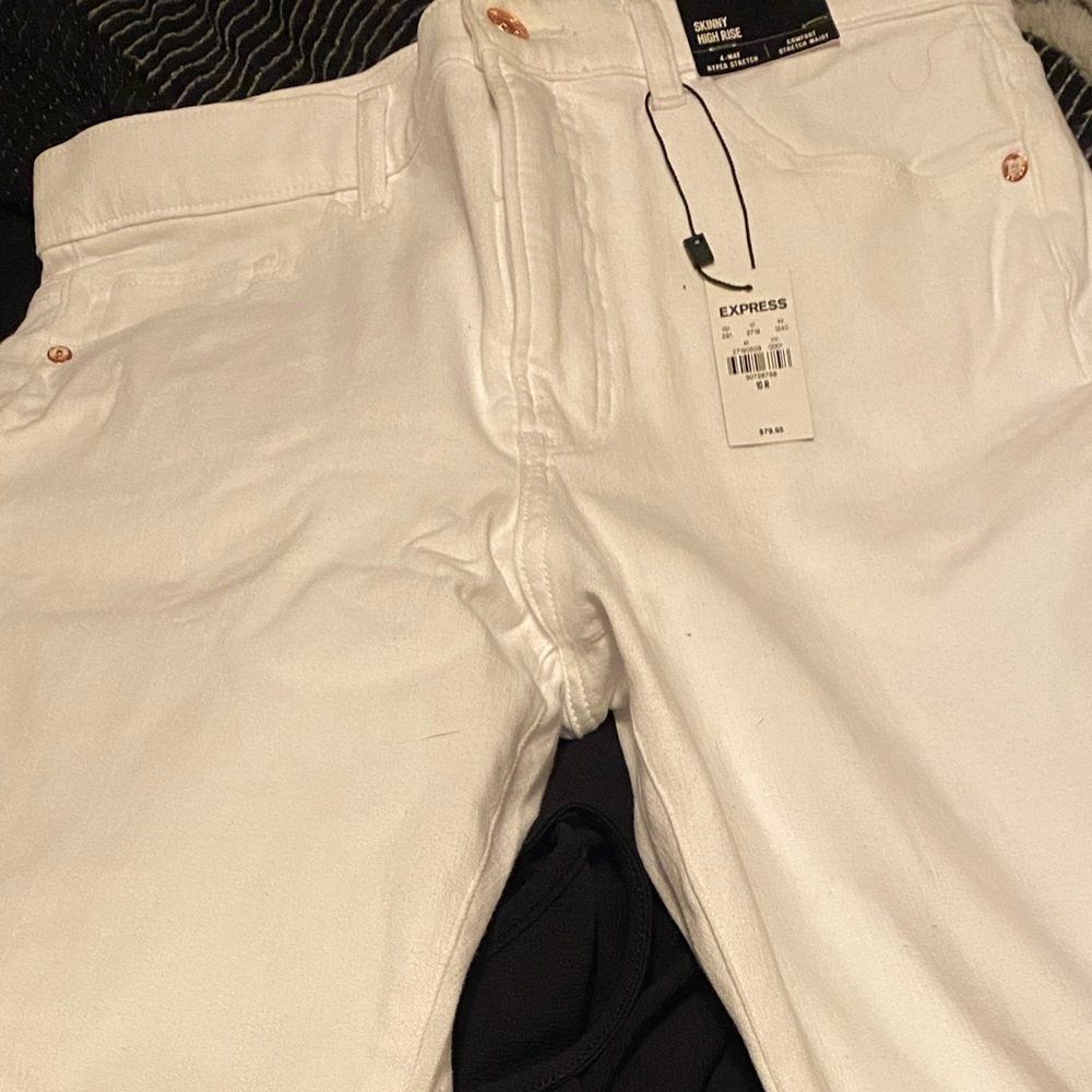 Gorgeous white Express jeans, never worn with tags